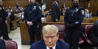 isenberg1_TIMOTHY A. CLARYPOOLAFP via Getty Images_trumptrial